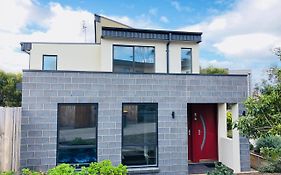 Apollo Bay Seal Apartments